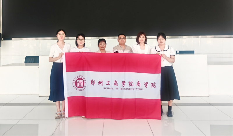 赴郑州中大门2.jpg